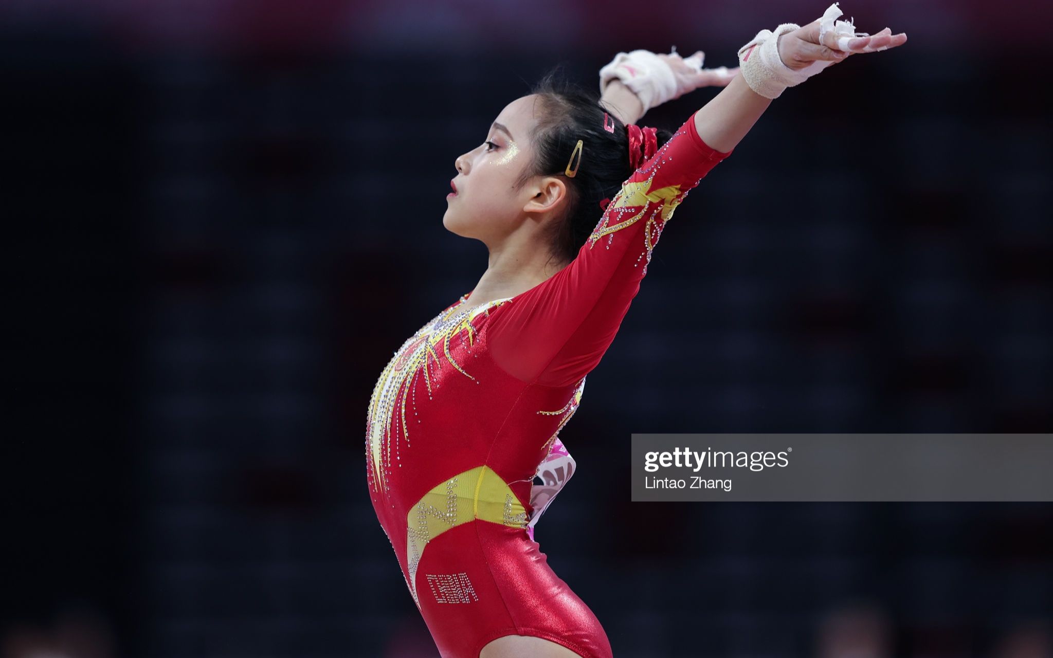 雷火电竞合作-体操高低杠冠军夺冠，技惊四座的简单介绍