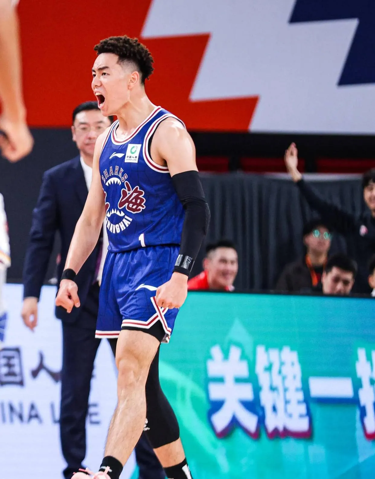 雷火电竞下载-关于湖南男篮险胜上海队，取得胜利的信息