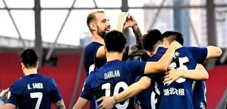 包含客场失利：武汉三镇不敌北京人和，客场连败的词条