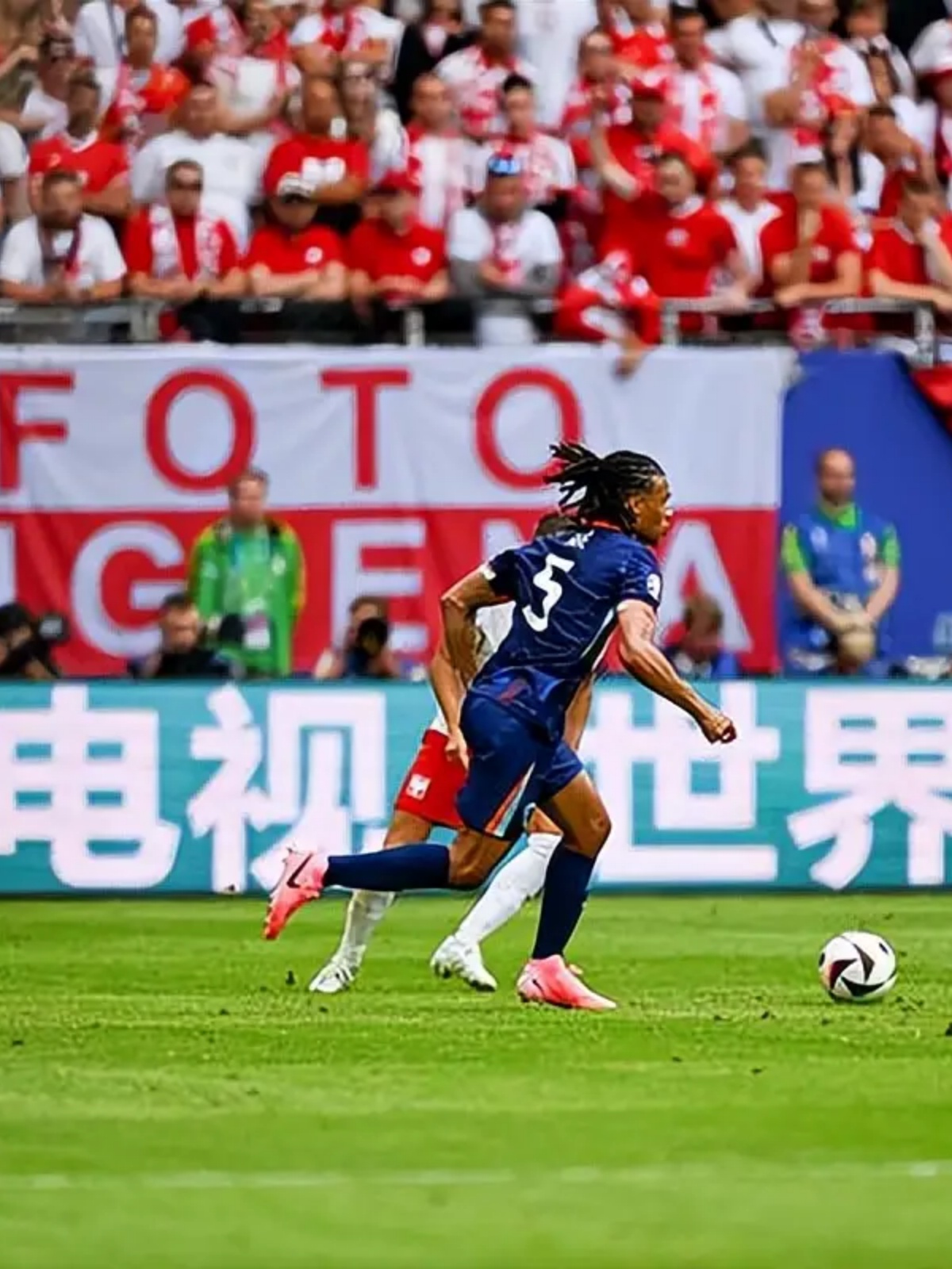 波兰队逆转奥地利队，波尔状态火热