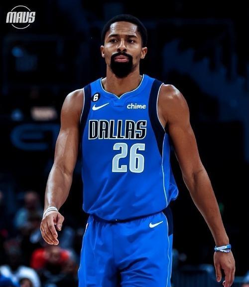 独行侠鏖战勇士，克莱状态火热