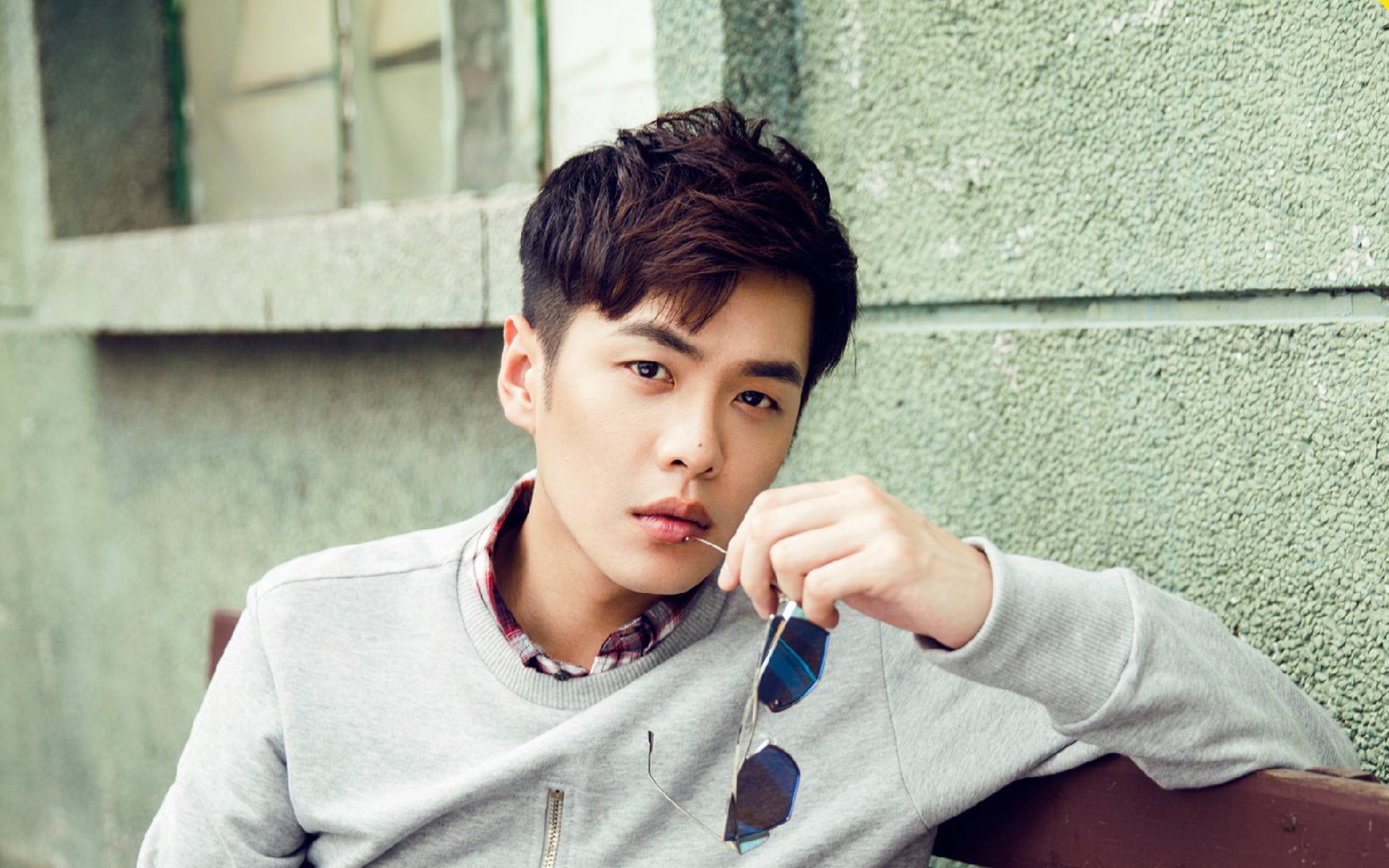 雷火电竞充值-杜兰特跨越大洋的关键一击，国王队在表演赛中完胜上海队