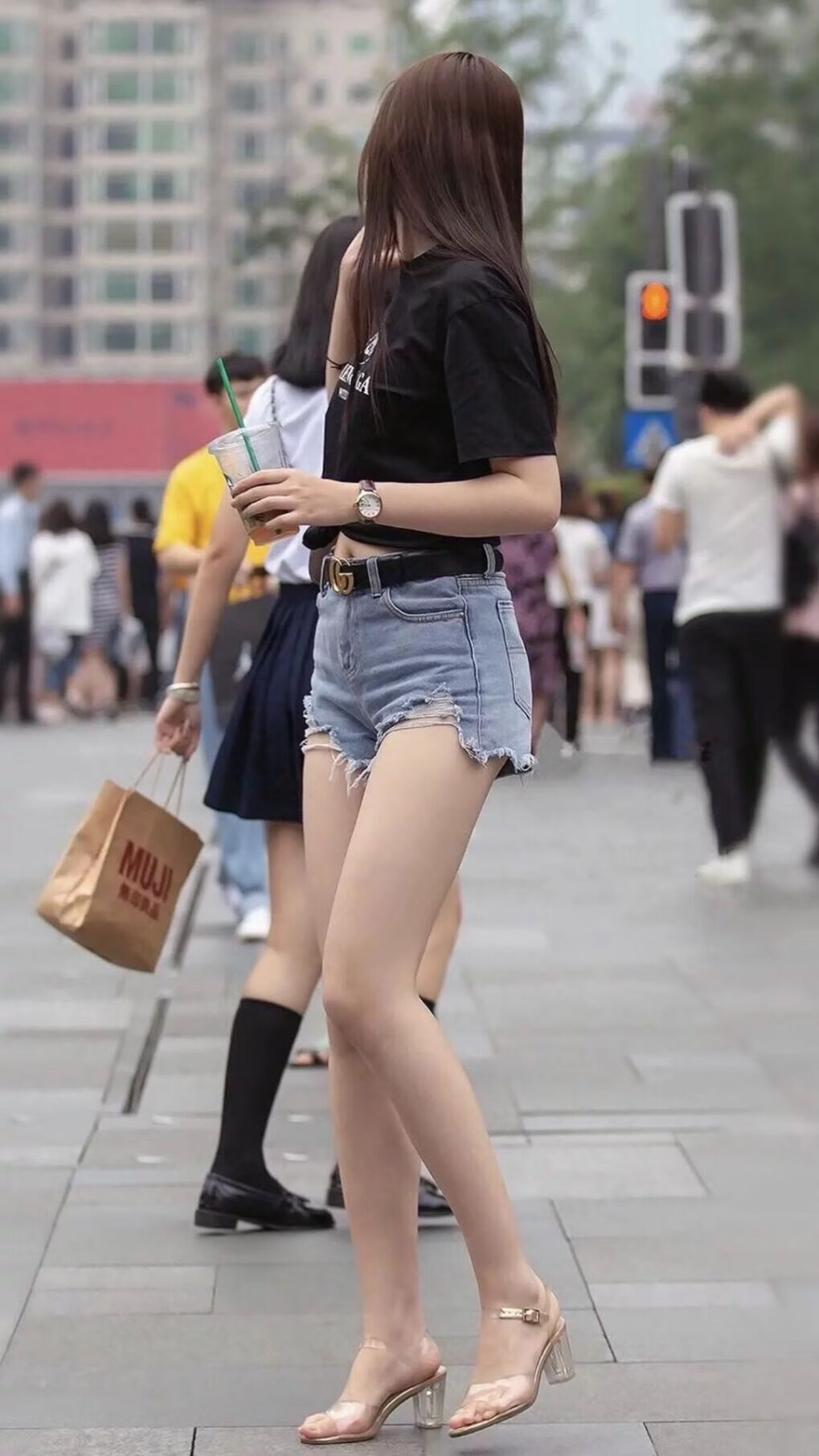 雷火电竞app-暗夜刃光，奥利维耶与他的街道围猎场